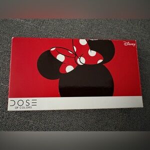 MINNI MOUSE EYE SHADOW PALLET BY (DOSE OF COLORS)
